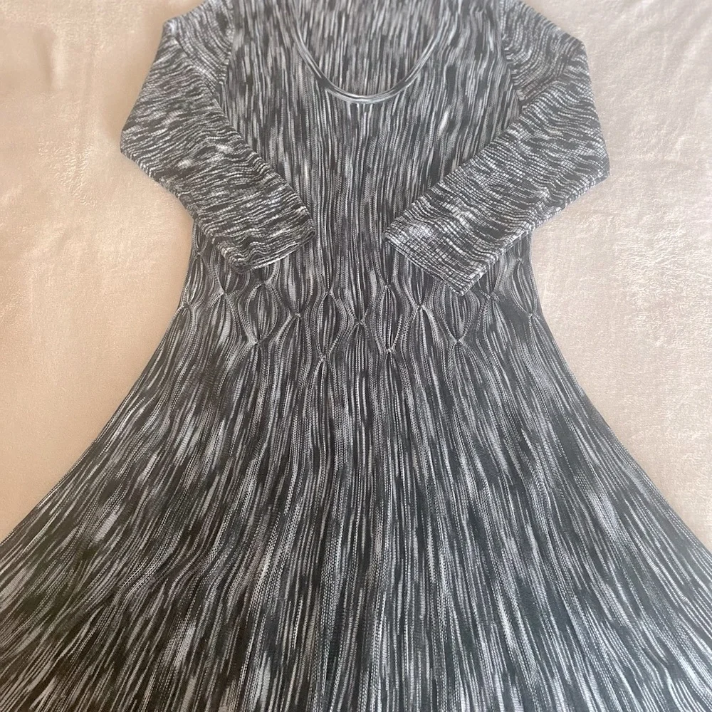 Torrid Scoop Neck Marble Flare Dress - Size 2X - Picture 11 of 16